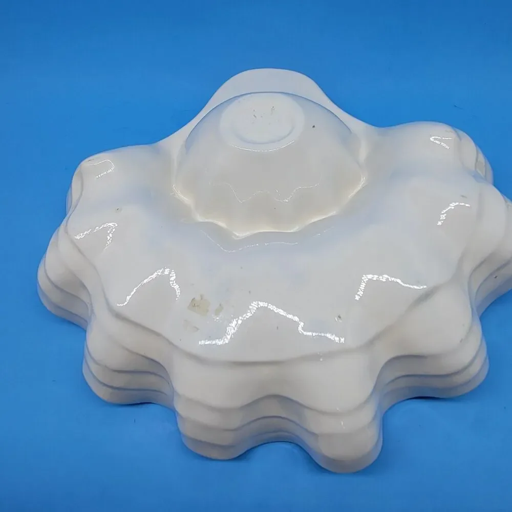 Unbranded ceramic clam